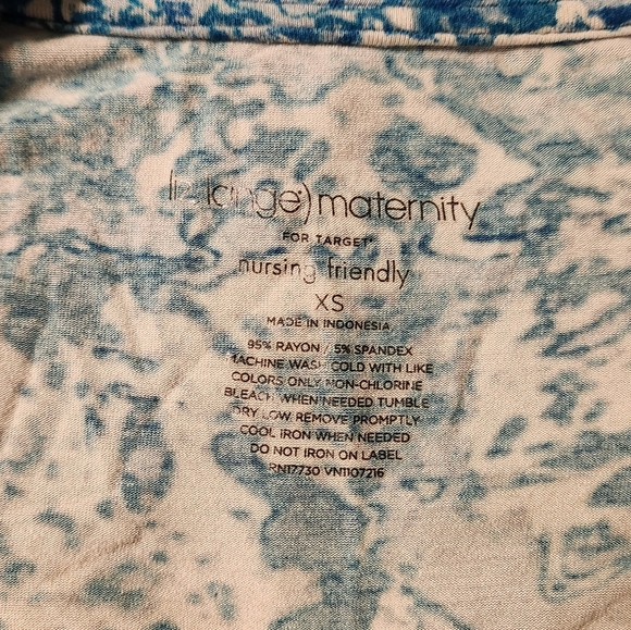 Liz Lange Maternity Sleeve Blouse - Picture 5 of 5